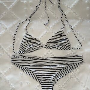 Roxy Striped Black and White Bikini Set top XS bottoms Medium